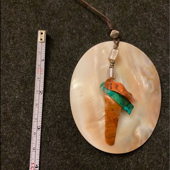 Mother of Pearl natural sea shell necklace and matching earrings set - Picture 13 of 13